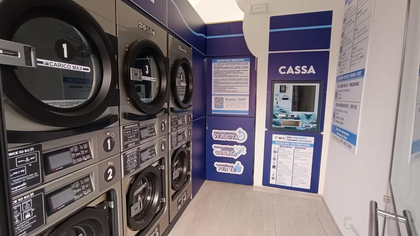 Sottocoperta Campo de Fiori: Lavatrici e asciugatrici Sottocoperta con cassa automatica e istruzioni per i clienti